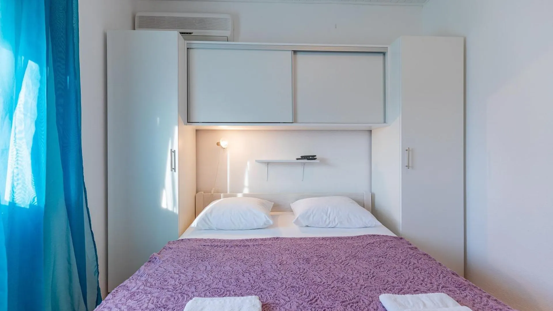 Apartment Tinka, Zimmer No 6 Starigrad Paklenica Croatia