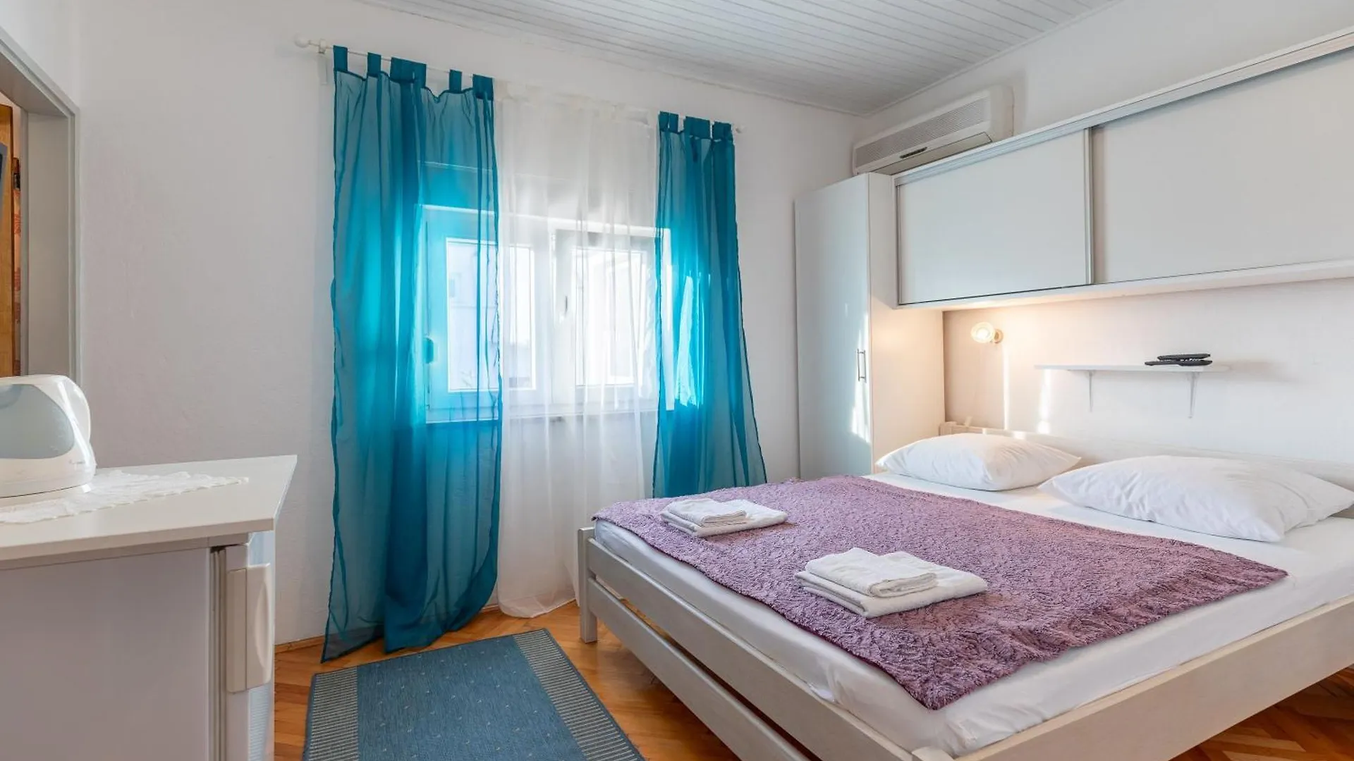 Tinka, Zimmer No 6 ستاريغغاد باكلينتسا